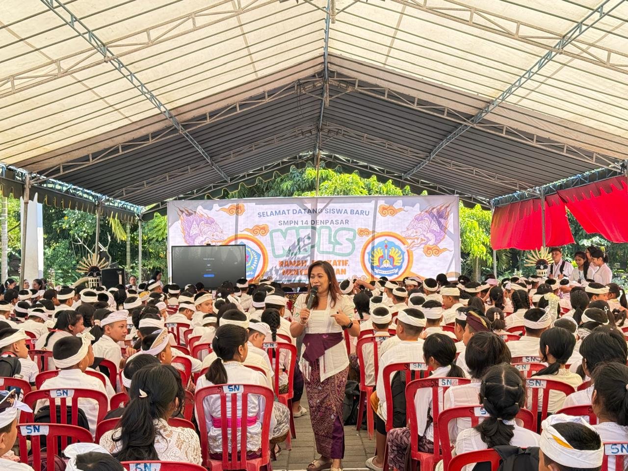 Gelar Sosialisasi Saat MPLS, Bawaslu Denpasar Tanamkan Nilai Pengawasan di SMPN 14