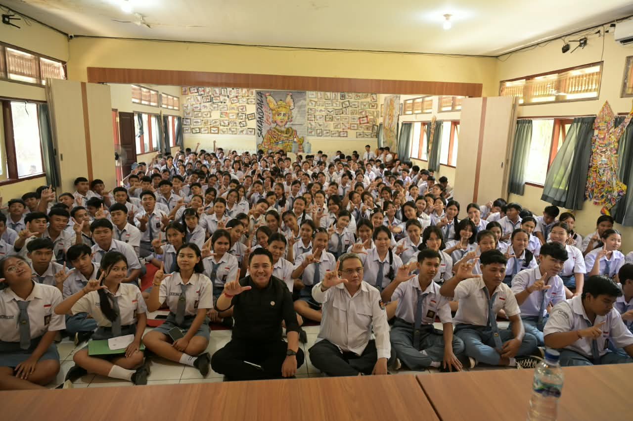 KPU Buleleng Gelar Pendidikan Demokrasi di SMA Negeri 2 Tejakula